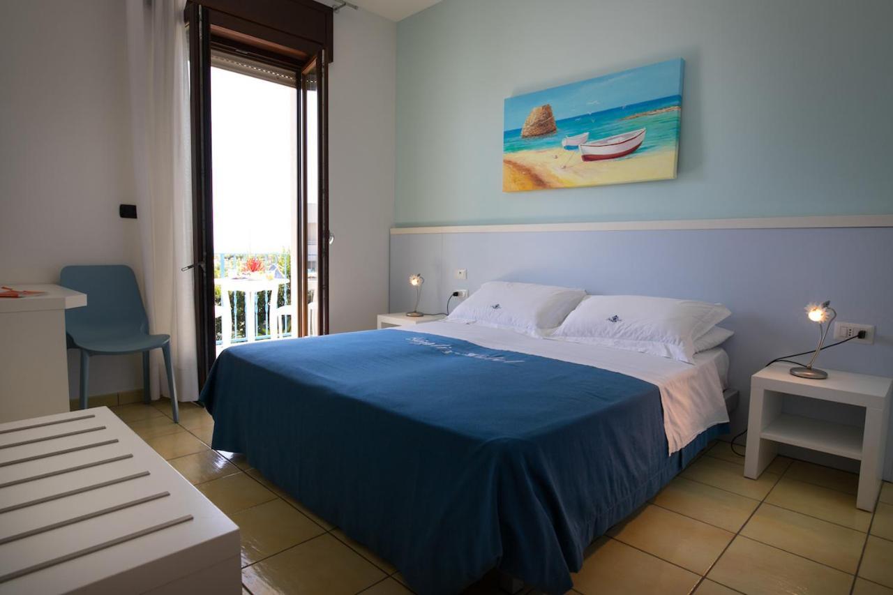 Gigli Hotel Salento Marina Di Pescoluse Exterior foto